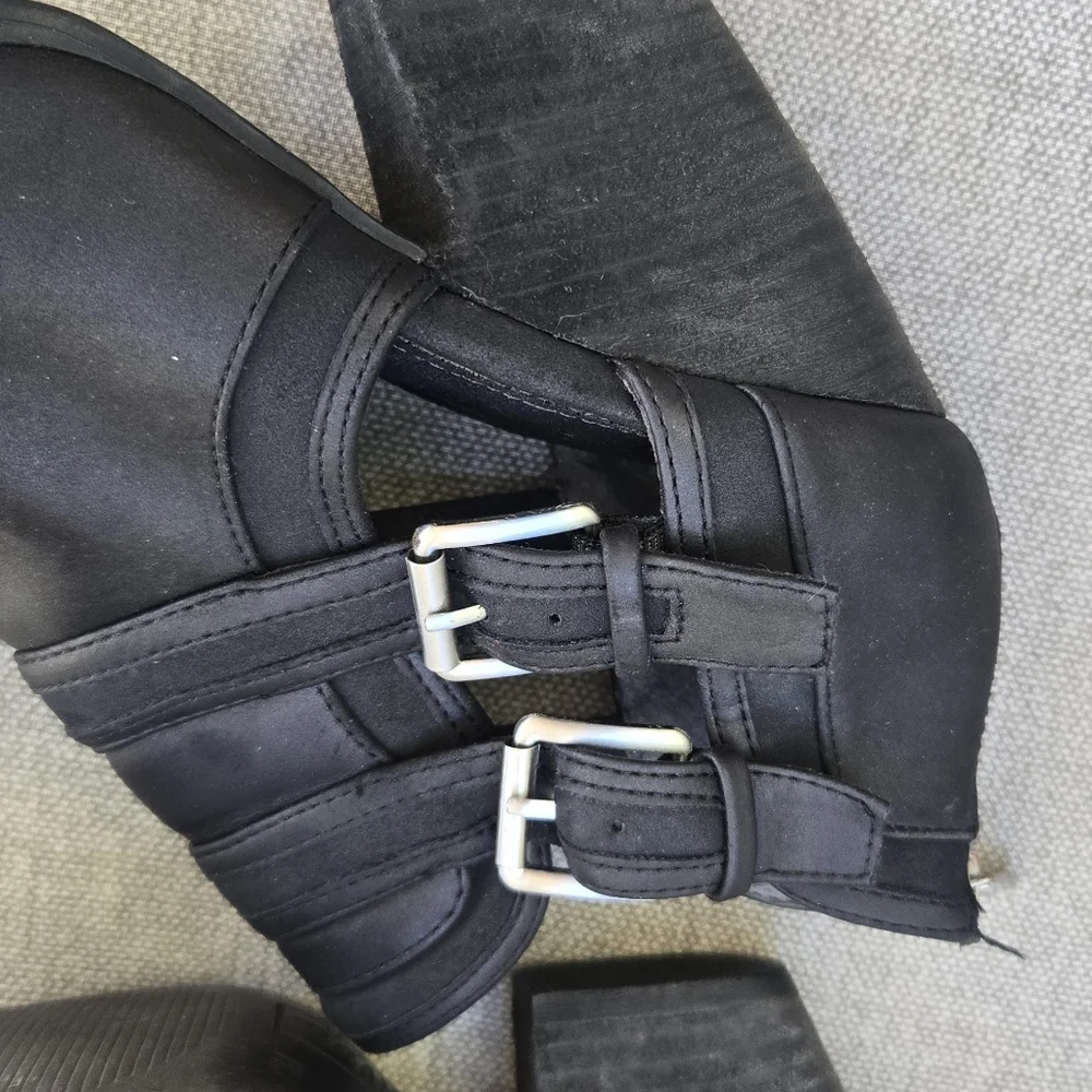 Charles By Charles David Black Western Booties